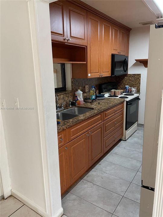 For Sale: $389,000 (3 beds, 1 baths, 1083 Square Feet)