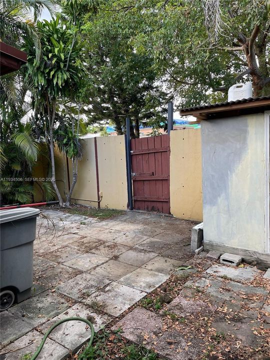 For Sale: $389,000 (3 beds, 1 baths, 1083 Square Feet)