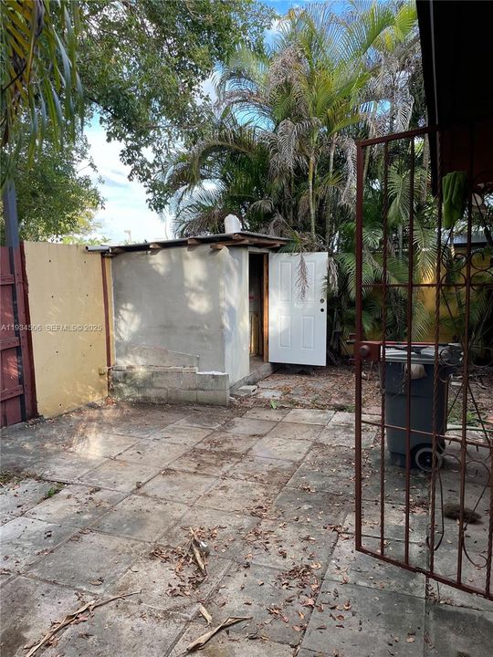 For Sale: $389,000 (3 beds, 1 baths, 1083 Square Feet)