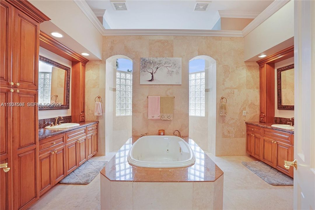 В аренду: $8,000 (4 спален, 3 ванн, 2984 Квадратных фут)