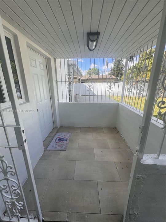 На продажу: $630,000 (3 спален, 2 ванн, 1196 Квадратных фут)