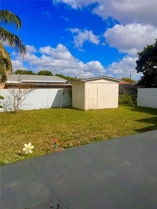 На продажу: $630,000 (3 спален, 2 ванн, 1196 Квадратных фут)