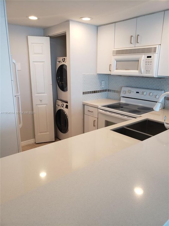 出租: $2,500 (1 贝兹, 1 浴室, 768 平方英尺)