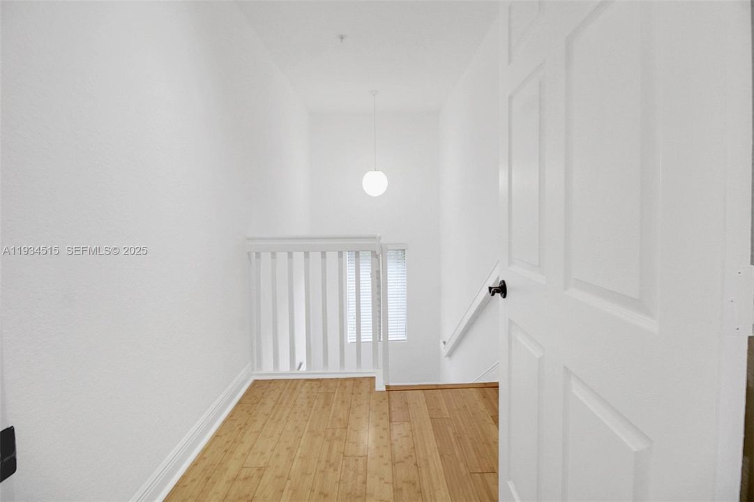 出租: $5,000 (2 贝兹, 2 浴室, 1425 平方英尺)