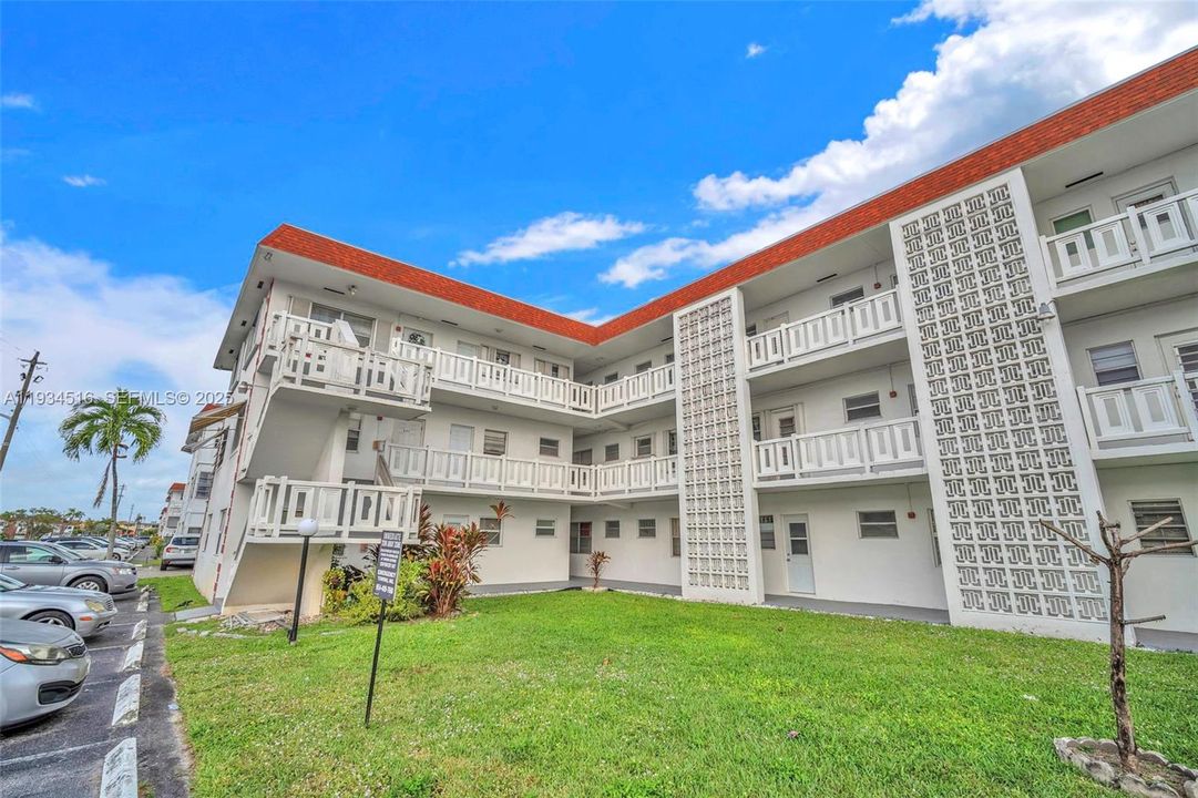 En Venta: $139,999 (2 camas, 2 baños, 950 Pies cuadrados)