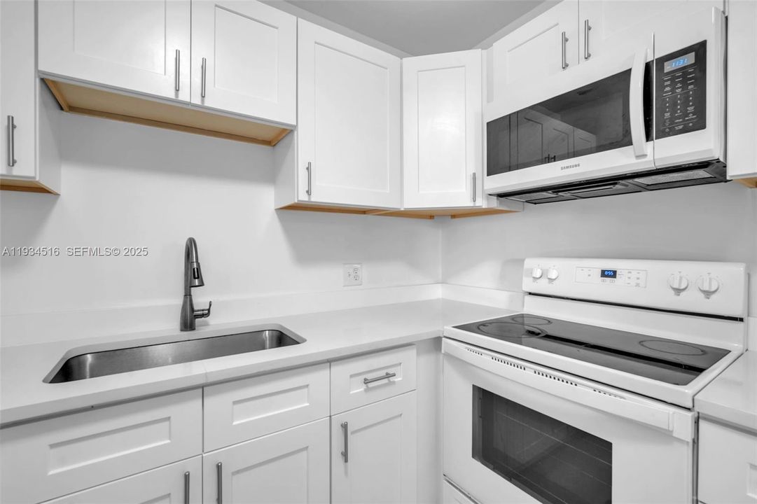 En Venta: $139,999 (2 camas, 2 baños, 950 Pies cuadrados)