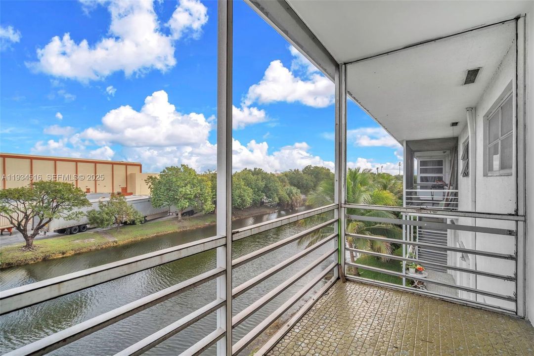 En Venta: $139,999 (2 camas, 2 baños, 950 Pies cuadrados)