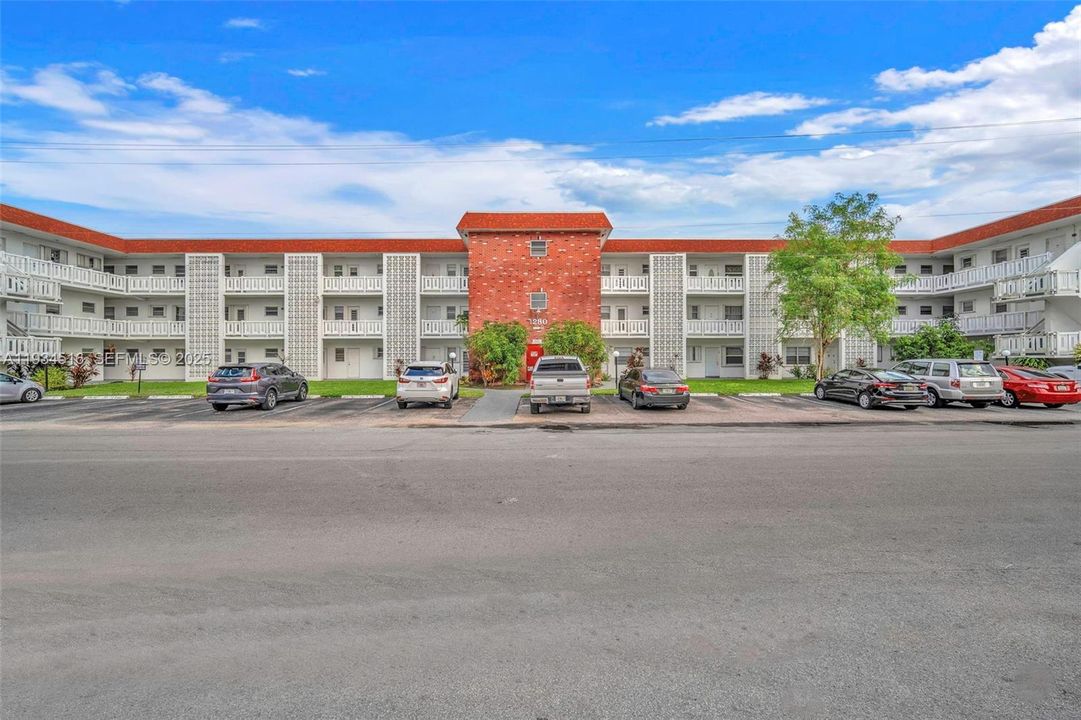 En Venta: $139,999 (2 camas, 2 baños, 950 Pies cuadrados)