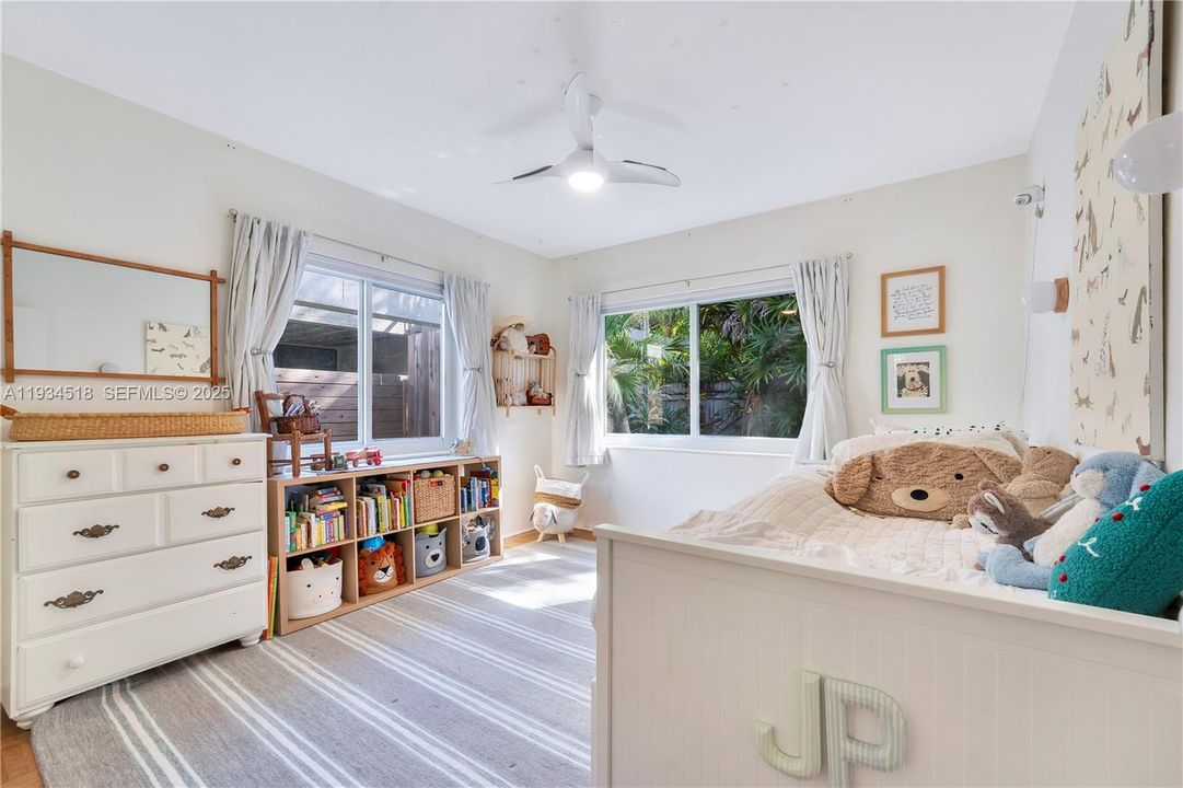 For Sale: $2,000,000 (2 beds, 1 baths, 1059 Square Feet)