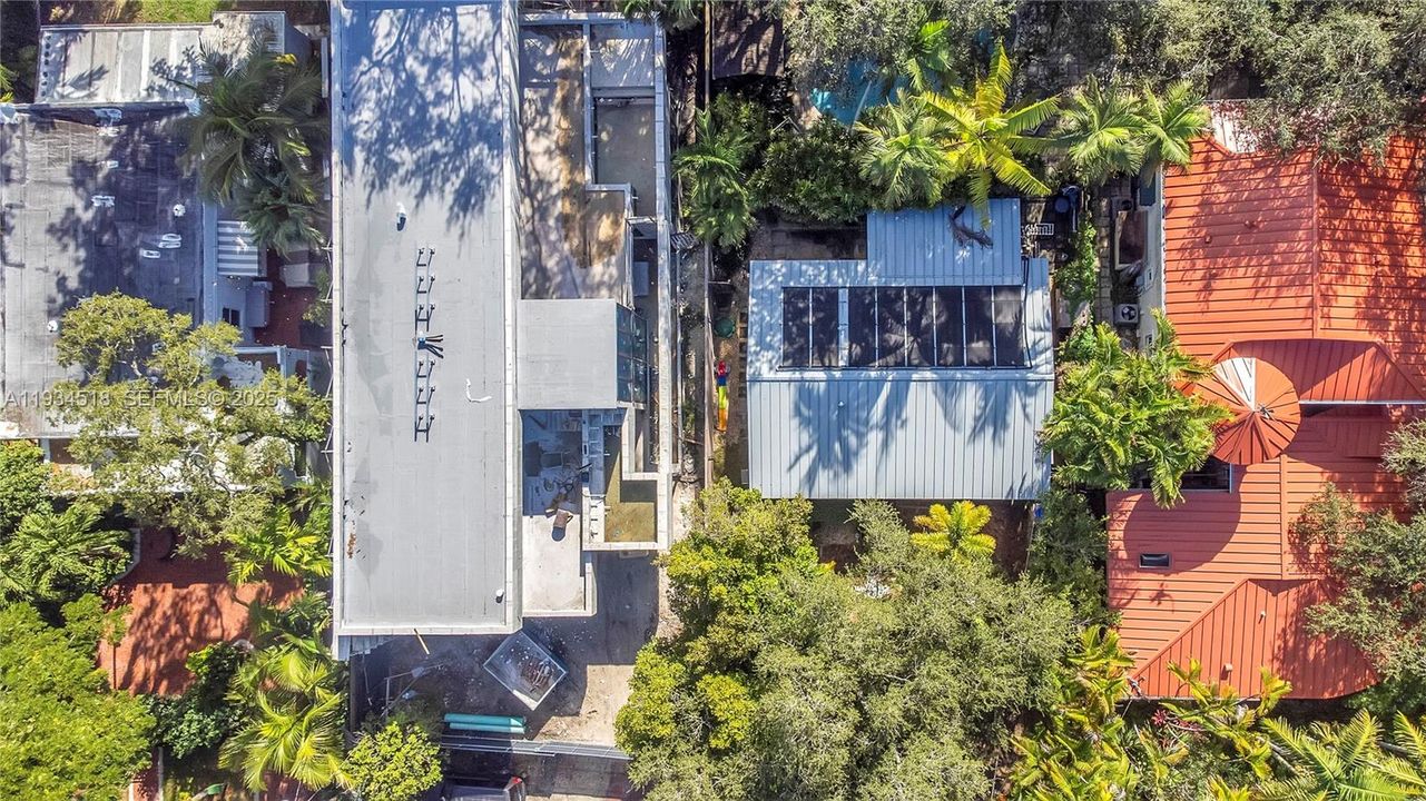 For Sale: $2,000,000 (2 beds, 1 baths, 1059 Square Feet)