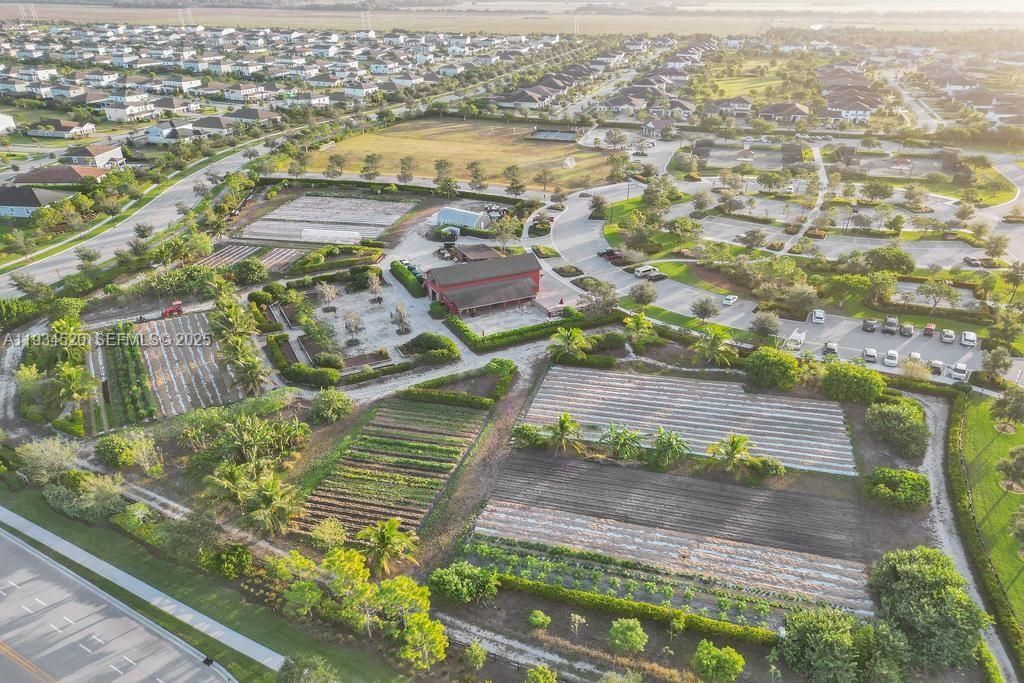 出租: $3,700 (3 贝兹, 2 浴室, 1869 平方英尺)