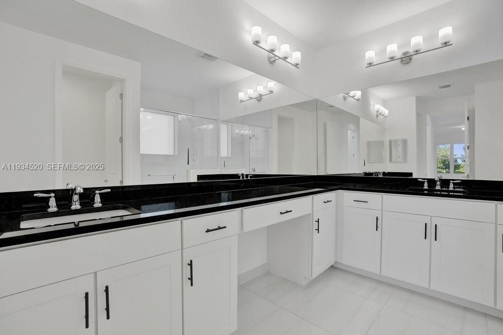 出租: $3,700 (3 贝兹, 2 浴室, 1869 平方英尺)