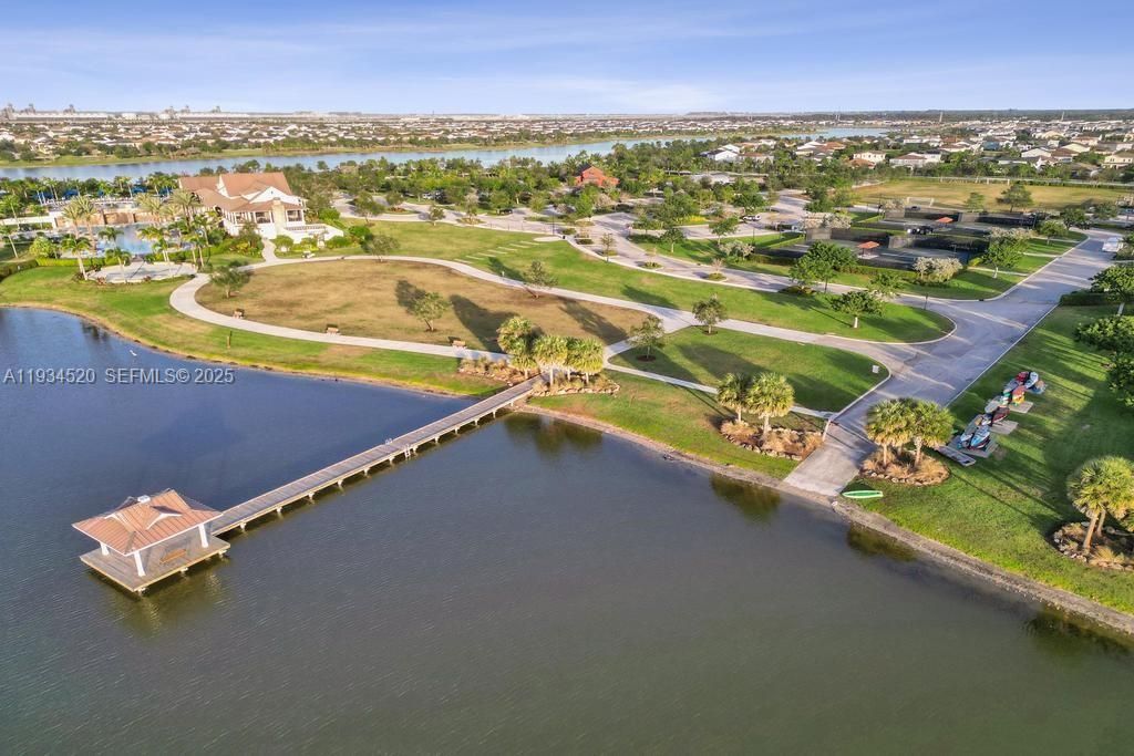 出租: $3,700 (3 贝兹, 2 浴室, 1869 平方英尺)