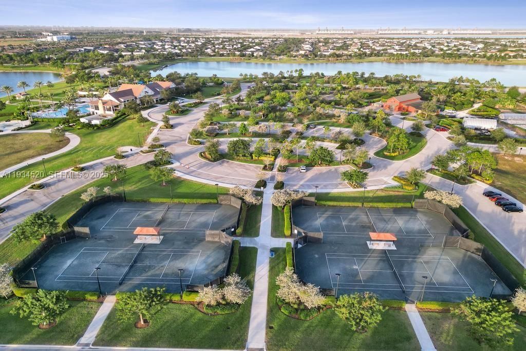 出租: $3,700 (3 贝兹, 2 浴室, 1869 平方英尺)