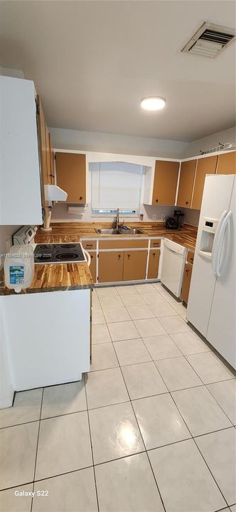 En Renta: $2,950 (3 camas, 3 baños, 2040 Pies cuadrados)