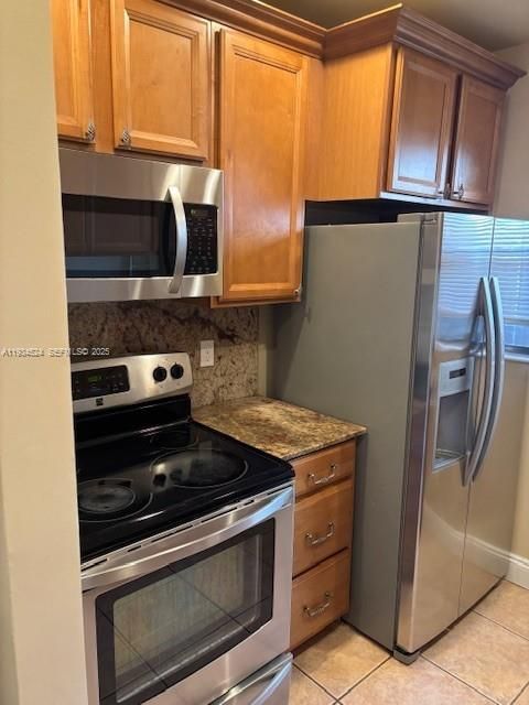 For Rent: $24,000 (2 beds, 2 baths, 817 Square Feet)