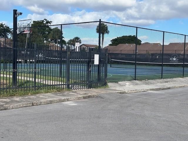 For Rent: $24,000 (2 beds, 2 baths, 817 Square Feet)