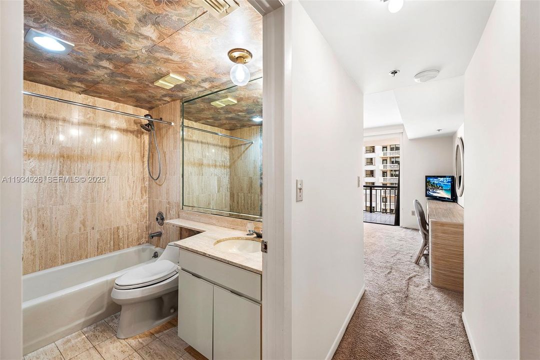 For Sale: $1,300,000 (2 beds, 2 baths, 2018 Square Feet)