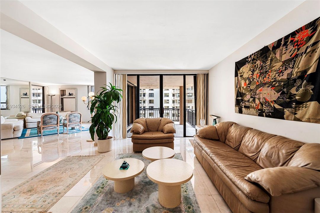 For Sale: $1,300,000 (2 beds, 2 baths, 2018 Square Feet)