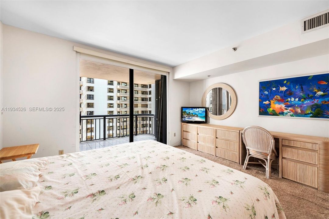 For Sale: $1,300,000 (2 beds, 2 baths, 2018 Square Feet)