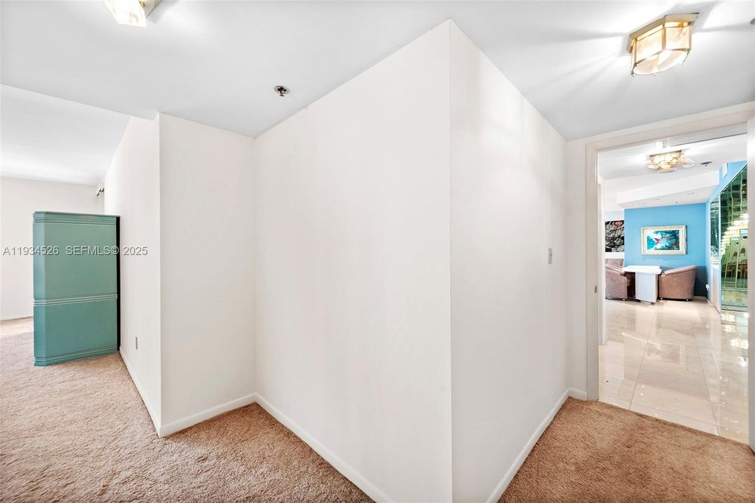 For Sale: $1,300,000 (2 beds, 2 baths, 2018 Square Feet)