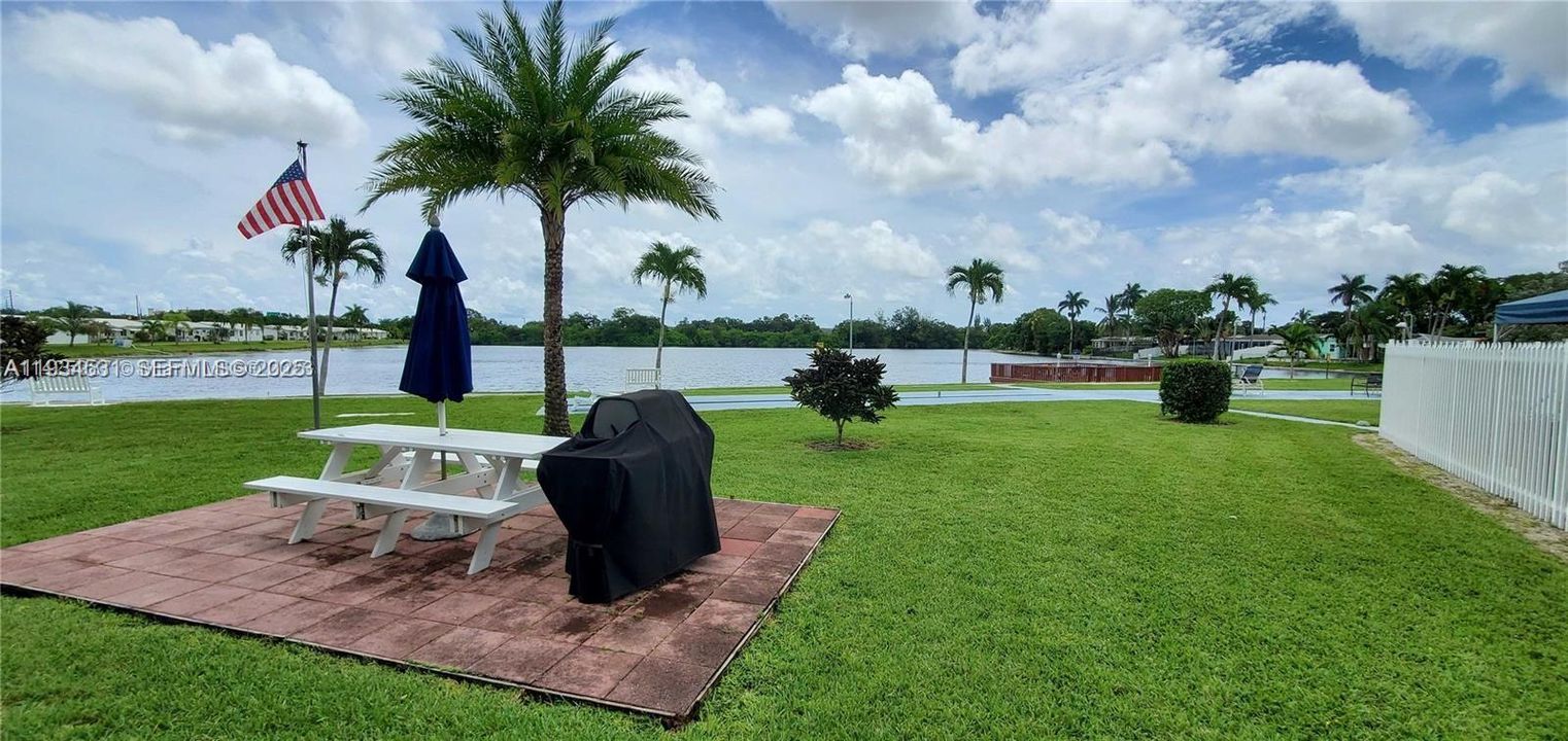 出租: $1,700 (1 贝兹, 1 浴室, 727 平方英尺)