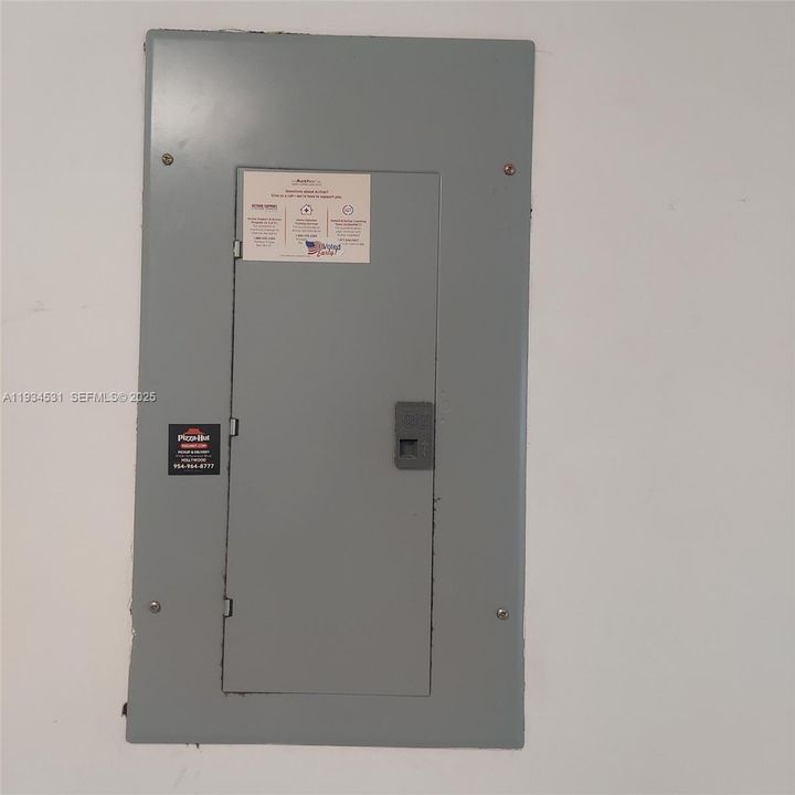 出租: $1,700 (1 贝兹, 1 浴室, 727 平方英尺)