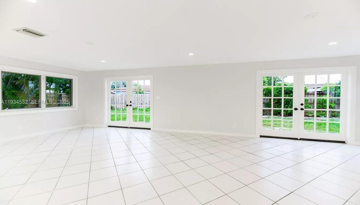 待售: $635,000 (2 贝兹, 2 浴室, 1786 平方英尺)