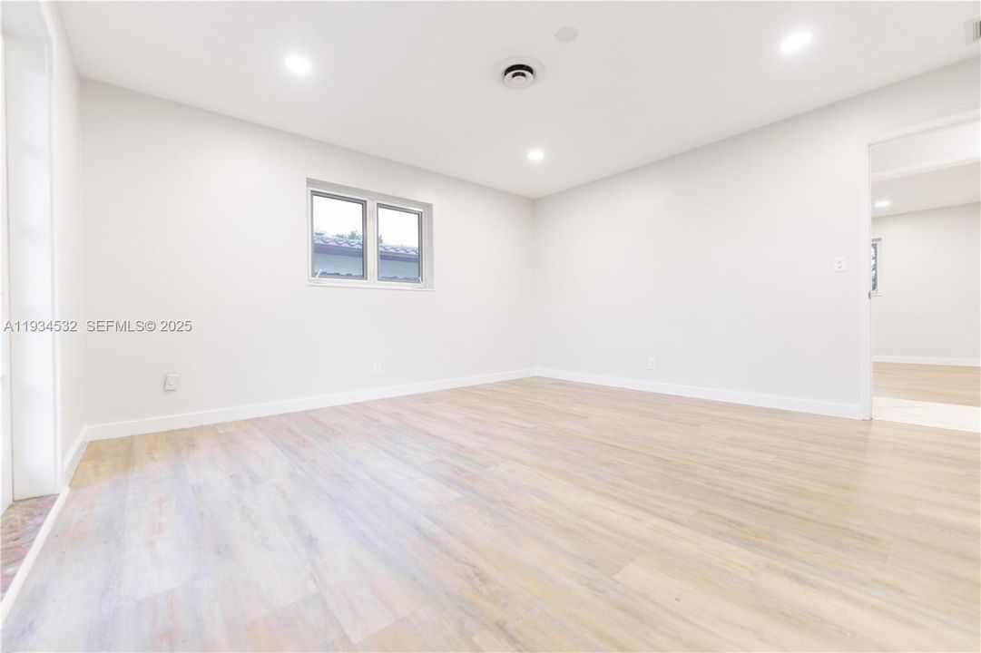 待售: $635,000 (2 贝兹, 2 浴室, 1786 平方英尺)