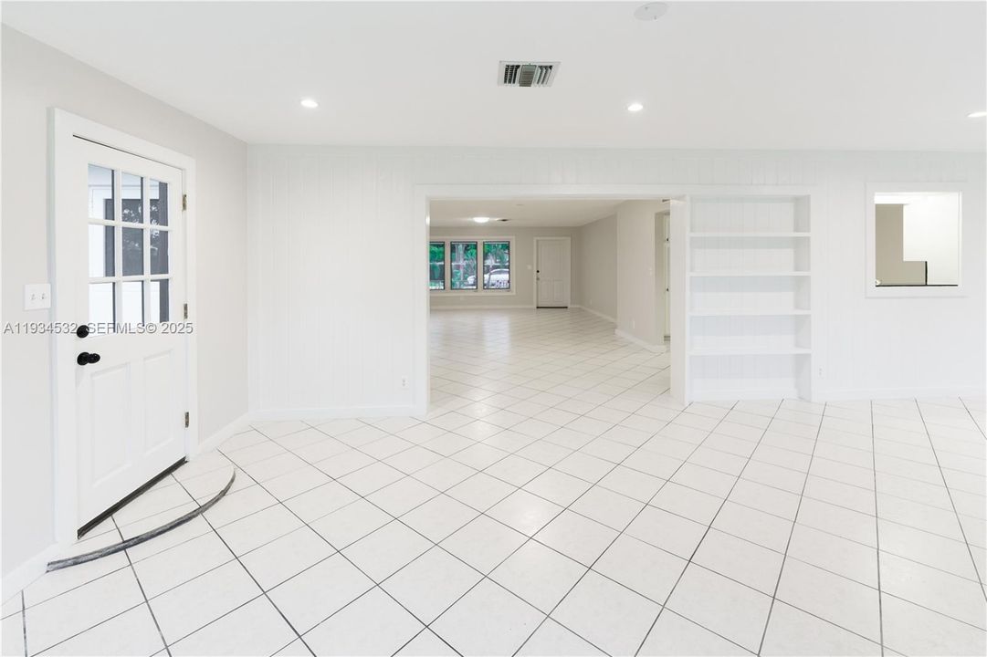 待售: $635,000 (2 贝兹, 2 浴室, 1786 平方英尺)