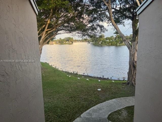 出租: $2,100 (2 贝兹, 2 浴室, 854 平方英尺)