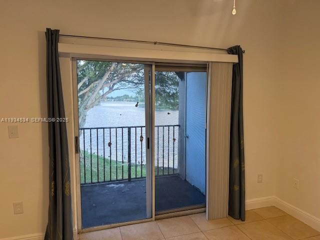 出租: $2,100 (2 贝兹, 2 浴室, 854 平方英尺)