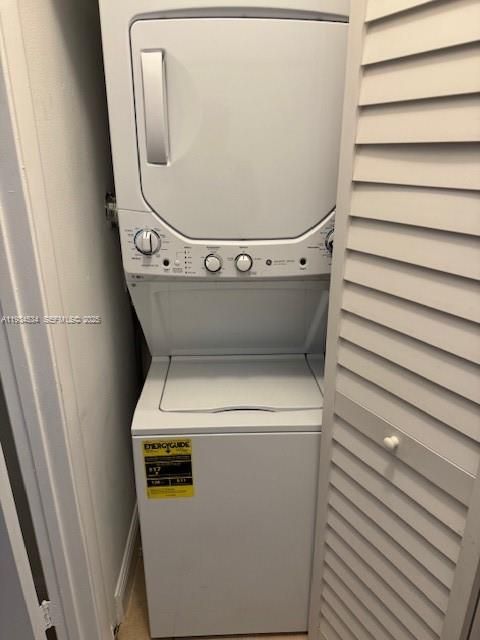 出租: $2,100 (2 贝兹, 2 浴室, 854 平方英尺)