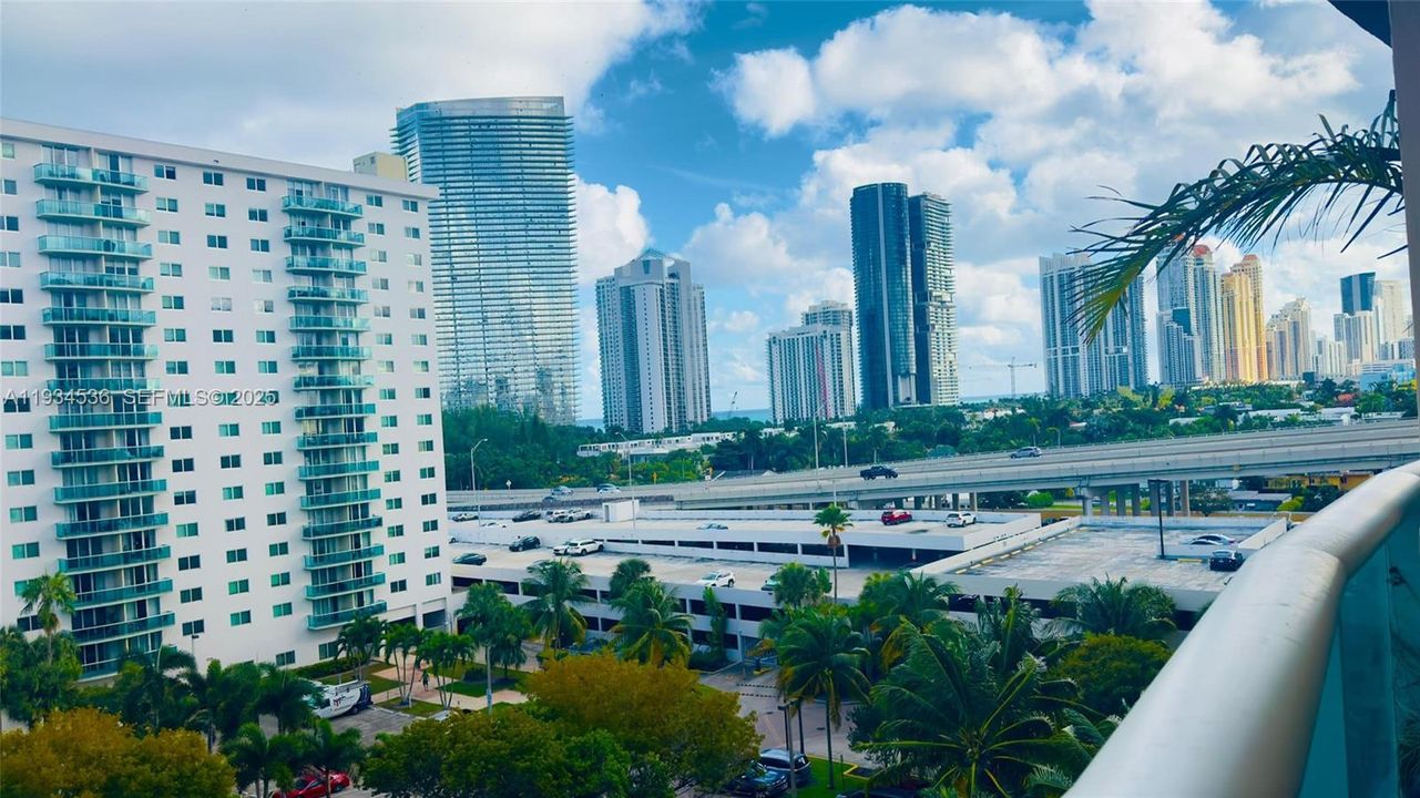 For Rent: $2,795 (1 beds, 1 baths, 1000 Square Feet)