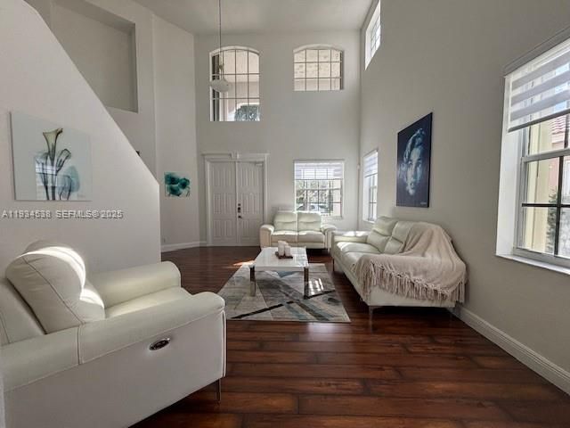 En Renta: $6,200 (5 camas, 4 baños, 3122 Pies cuadrados)