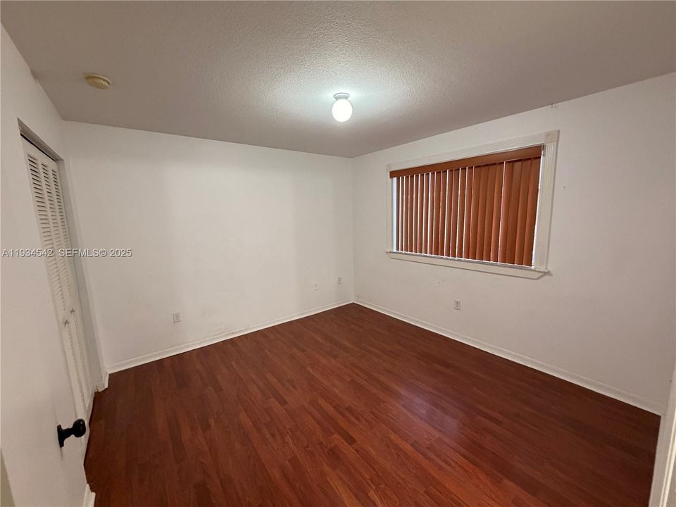 В аренду: $2,550 (2 спален, 2 ванн, 1241 Квадратных фут)