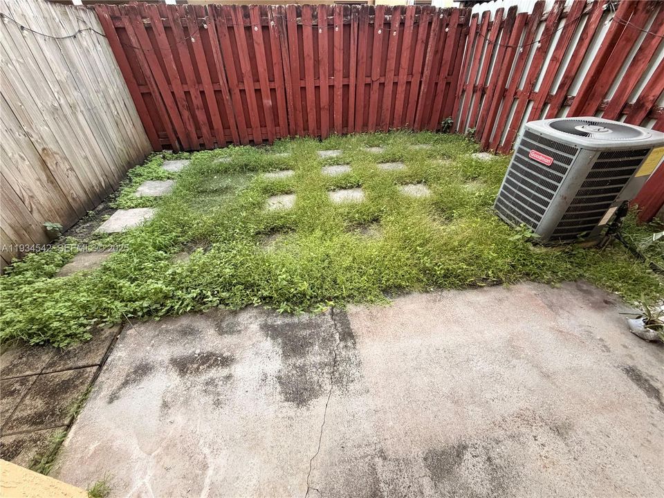 В аренду: $2,550 (2 спален, 2 ванн, 1241 Квадратных фут)