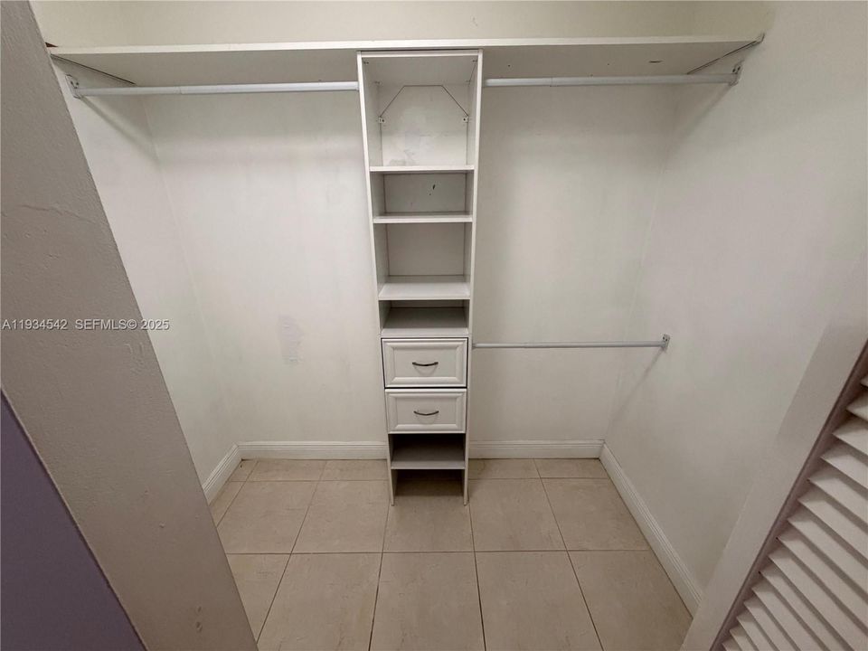 В аренду: $2,550 (2 спален, 2 ванн, 1241 Квадратных фут)