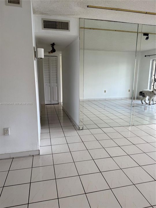 待售: $320,000 (2 贝兹, 2 浴室, 1030 平方英尺)