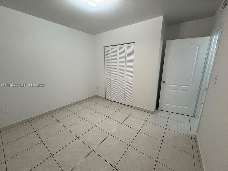 For Rent: $2,000 (2 beds, 1 baths, 18376 Square Feet)