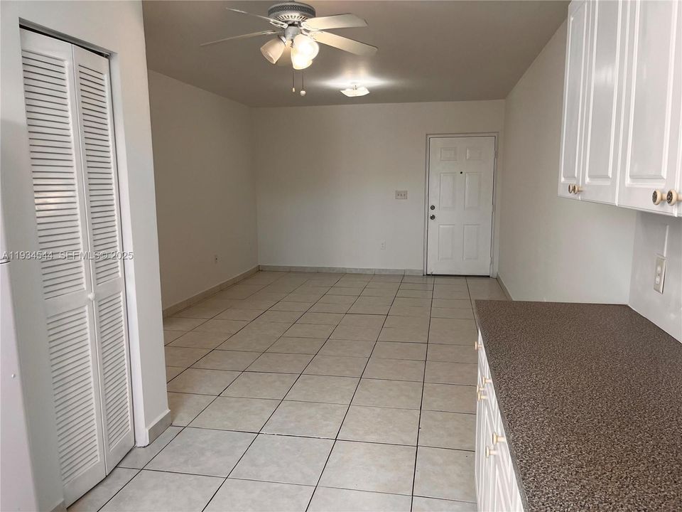 For Rent: $2,000 (2 beds, 1 baths, 18376 Square Feet)