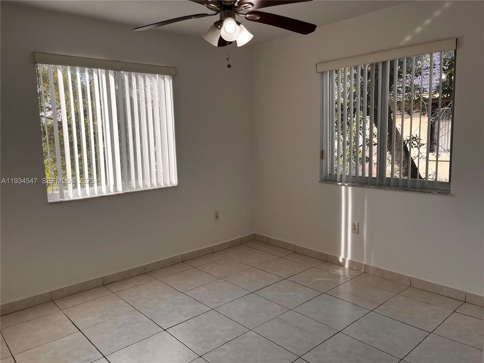 For Rent: $2,100 (2 beds, 1 baths, 18376 Square Feet)