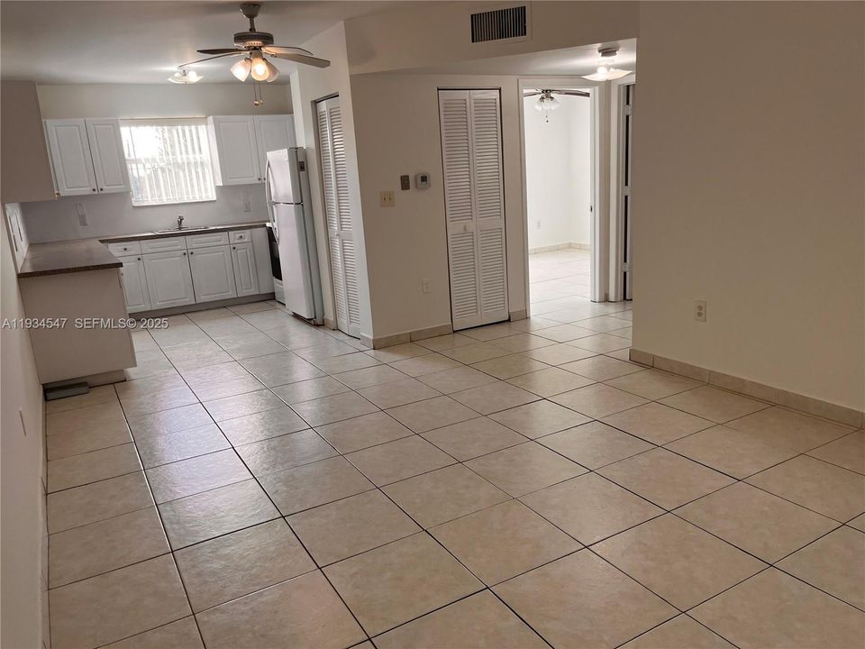 For Rent: $2,100 (2 beds, 1 baths, 18376 Square Feet)
