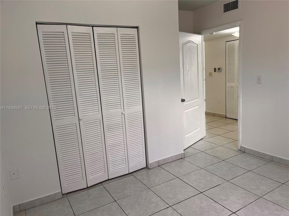 For Rent: $2,100 (2 beds, 1 baths, 18376 Square Feet)