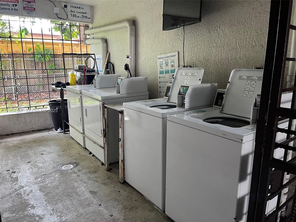 For Rent: $2,100 (2 beds, 1 baths, 18376 Square Feet)