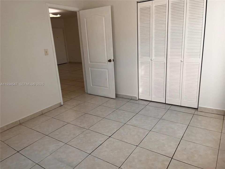 For Rent: $2,100 (2 beds, 1 baths, 18376 Square Feet)