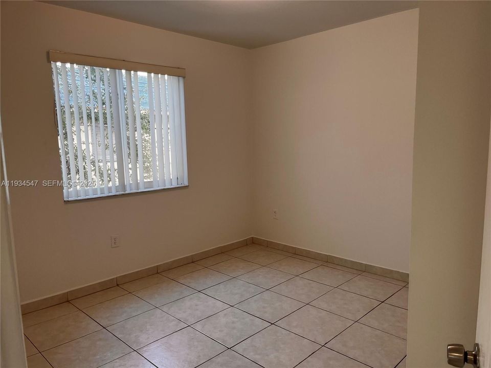 For Rent: $2,100 (2 beds, 1 baths, 18376 Square Feet)