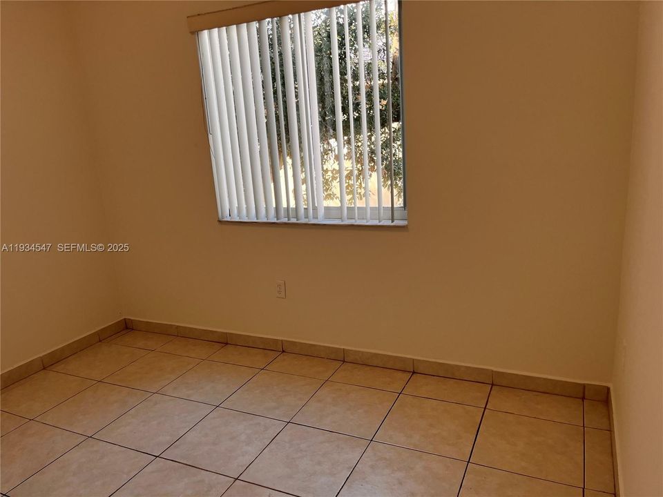For Rent: $2,100 (2 beds, 1 baths, 18376 Square Feet)