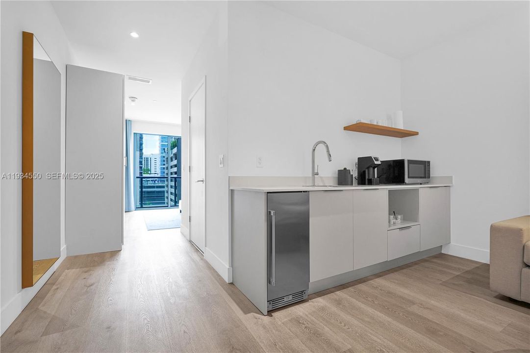 For Sale: $449,999 (0 beds, 1 baths, 466 Square Feet)