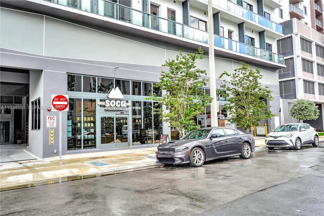 For Sale: $449,999 (0 beds, 1 baths, 466 Square Feet)